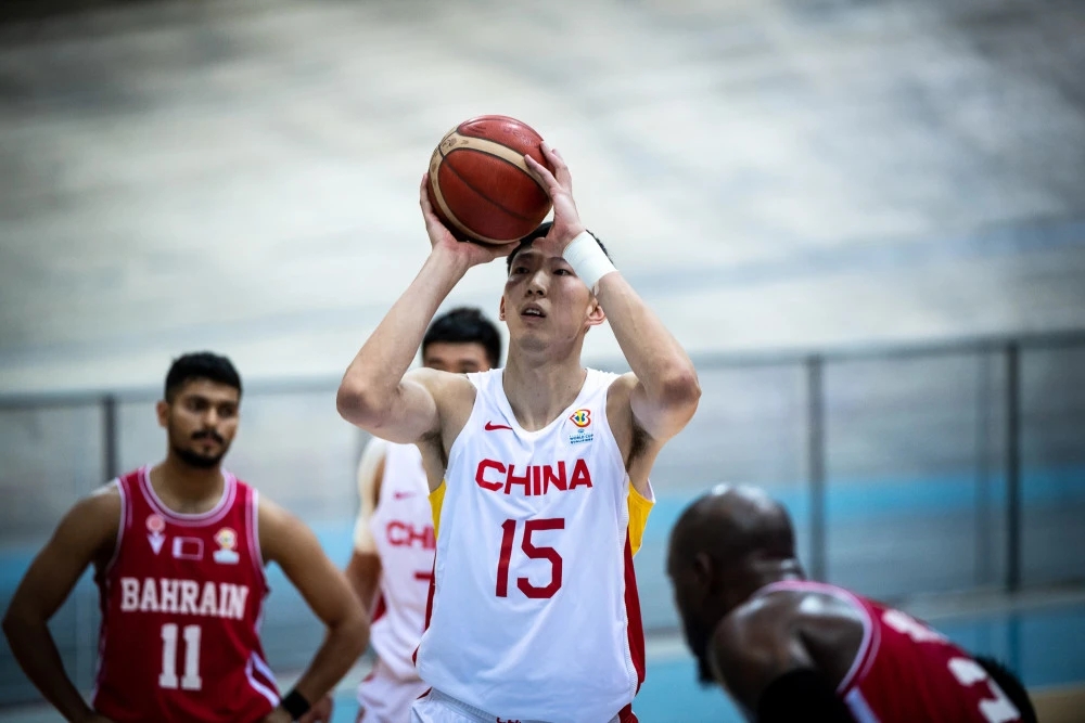 世预赛：男篮13分胜巴林结束今夏比赛！周琦22+7郭艾伦缺阵