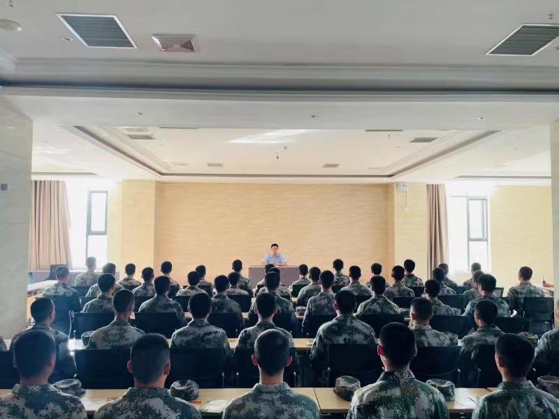 获嘉县司法局组织开展“喜迎党的二十大·法治拥军暖新兵”普法讲座