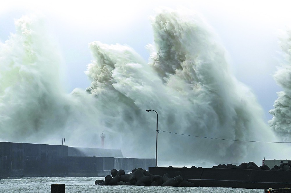 超强台风重击日本致数百万人撤离，日媒：给多地留下“伤害的爪痕”
