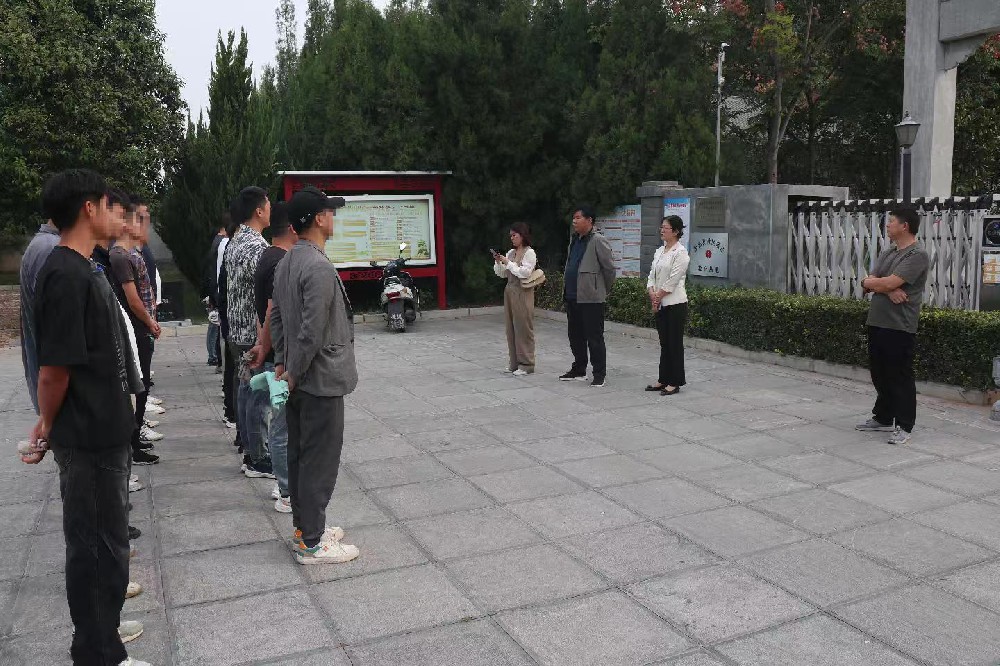 弘扬爱国精神  重塑美好人生 —获嘉县司法局组织社区矫正对象开展公益劳动