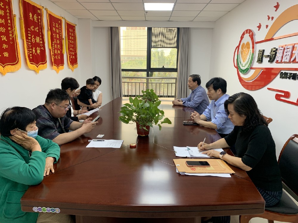 全心全意为人民  热情周到解民忧